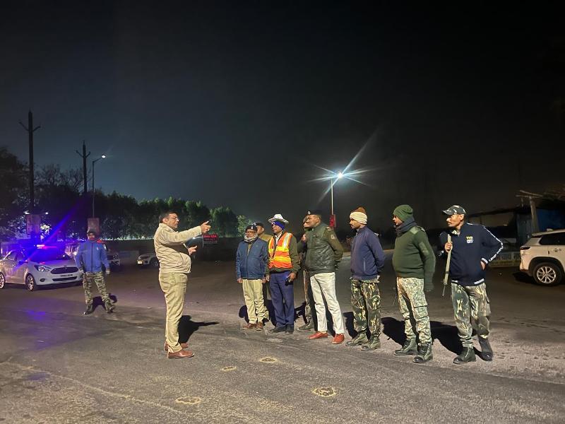 ऑपरेशन सुरक्षा–विश्वास का असर: पुलिस की सख़्त कार्रवाई, अवैध पार्किंग पर 11 वाहन जब्त, 27 पर आबकारी केस दर्ज