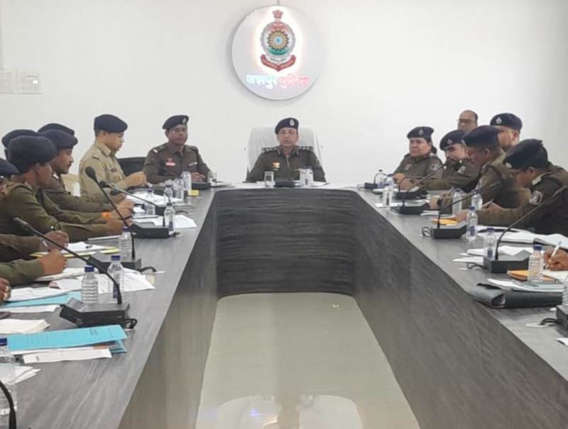 जशपुर पुलिस की बड़ी तैयारी: ओवरस्पीड, नशे में वाहन चलाने वालों और अवैध कारोबारियों पर चलेगा विशेष अभियान, अपराध समीक्षा बैठक में एसएसपी ने दिए स्पष्ट आदेश