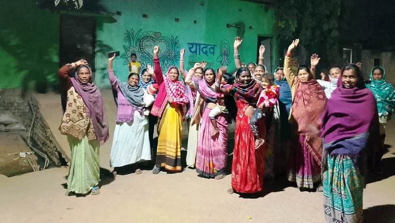 शराबबंदी की मिसाल बना डुमरमुड़ा, नशा मुक्त गांव की ओर मजबूत कदम, महिला संगठन के साहसिक प्रयासों को जूटमिल पुलिस का थाना में मिला सम्मान,