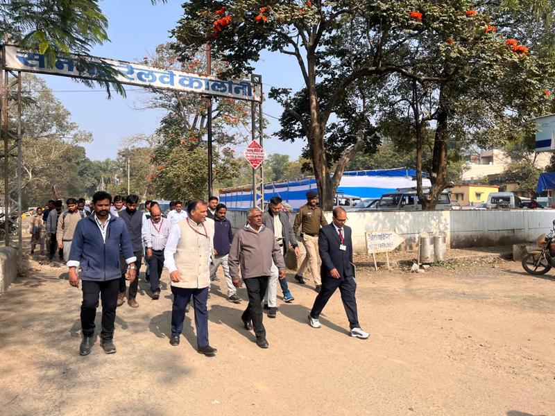 रेल अधोसंरचना और सुरक्षा उन्नयन की दिशा में बड़ा कदम: महाप्रबंधक ने पेंड्रारोड स्टेशन व रेलखंड का विंडो ट्रेलिंग निरीक्षण किया