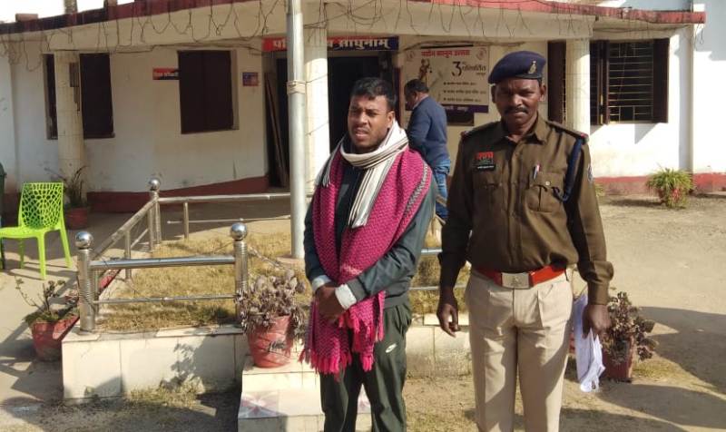 जशपुर क्राइम : नकली वर्दी, नकली पहचान और असली ठगी ; सशस्त्र बल का जवान बन दो महिलाओं को ठगा, बीएनएस की धाराओं में मामला दर्ज, आरोपी जेल भेजा गया