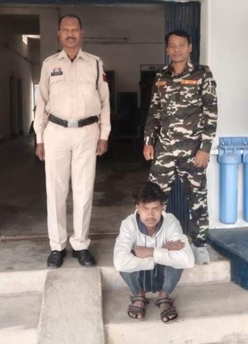 मछली की सब्जी बनी हिंसा की वजह : दोस्त ने दोस्त पर किया टंगिया से जानलेवा हमला, आरोपी गिरफ्तार