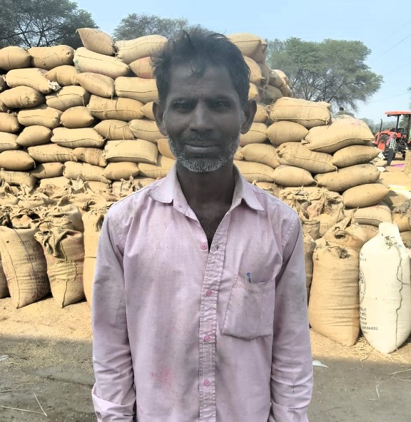 ऑफलाइन टोकन व्यवस्था से बुजुर्ग किसान को मिली राहत, सहज धान विक्रय से प्रसन्न किसान रूमलाल