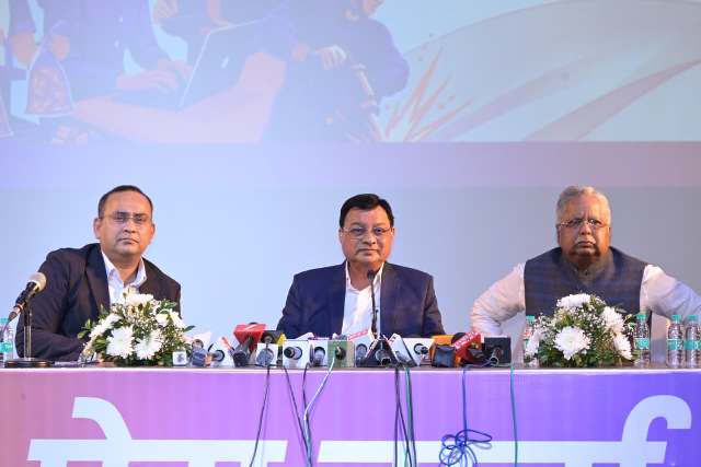 वाणिज्य एवं उद्‌योग विभाग की पत्रकार वार्ता : संरचनात्मक सुधारों से छत्तीसगढ़ बना निवेश का नया हब; 18 क्षेत्रों में ₹7.83 लाख करोड़ के 219 प्रस्ताव, 1.5 लाख रोजगार सृजन की दिशा में तेज़ ज़मीनी क्रियान्वयन — मंत्री लखन लाल देवांगन