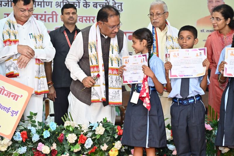 विशेष लेख : सुशासन, संवेदना और सुरक्षा ; श्रमिक हित में छत्तीसगढ़ सरकार के दो वर्ष