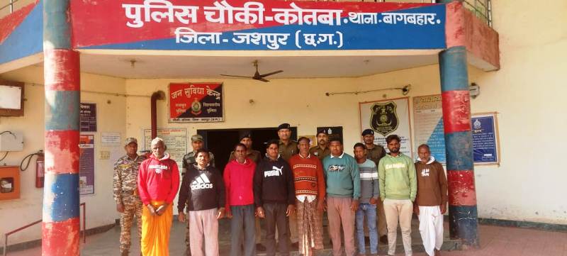 जमीन विवाद में खूनी संघर्ष : लाठी-डंडों से जानलेवा हमला ! खजरीढाब कांड में पुलिस की बड़ी कार्रवाई, गांव में मचा हड़कंप, सभी 9 आरोपी गिरफ्तार कर भेजे गए रिमांड पर जेल.