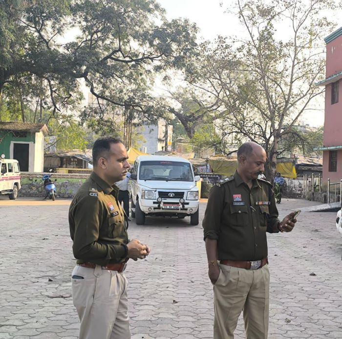 एसपी विजय कुमार पाण्डेय IPS की अनुकरणीय पहल: जांजगीर में नववर्ष पर रक्तदान शिविर के साथ सड़क सुरक्षा माह का शुभारंभ, पुलिस जवान भी करेंगे रक्तदान