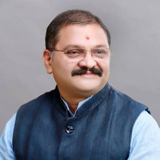 टी.एस. सिंहदेव देश-प्रदेश को भ्रमित करने की राजनीति कर रहे हैं: भाजपा का तीखा पलटवार, सांसद संतोष पांडेय ने उठाया माता भवानी मंदिर के चढ़ावे का सवाल