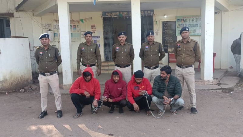 चिट्टा तस्करी का पर्दाफाश: वरना कार बनी नशे की सप्लाई का जरिया, 5 आरोपी गिरफ्तार, दो अपचारी बालक हिरासत में, लगभग 10 लाख की संपत्ति बरामद