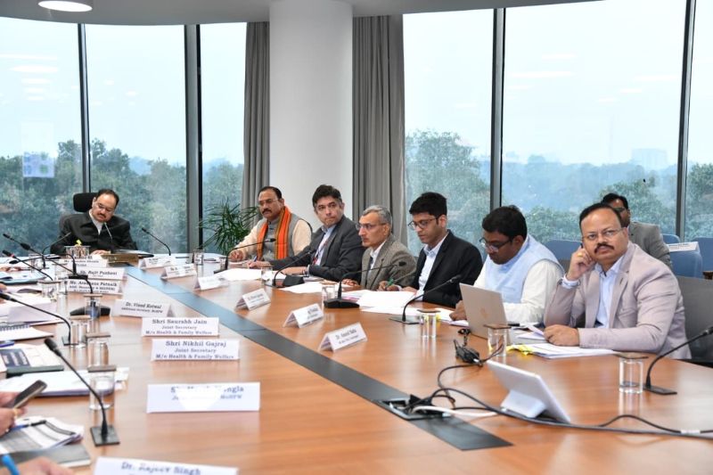 छत्तीसगढ़ की स्वास्थ्य व्यवस्था पर केंद्र की कड़ी नज़र: केंद्रीय मंत्री जे.पी. नड्डा ने की उच्च स्तरीय समीक्षा, ‘मिशन मोड’ में TB मुक्त भारत के निर्देश