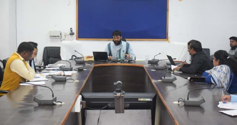 जशपुर में बड़ा प्रशासनिक एक्शन: कौशल प्रशिक्षण, रोजगार सृजन और दाल-भात केंद्रों की तैयारी तेज—कलेक्टर ने समीक्षा में दिए कड़े आदेश