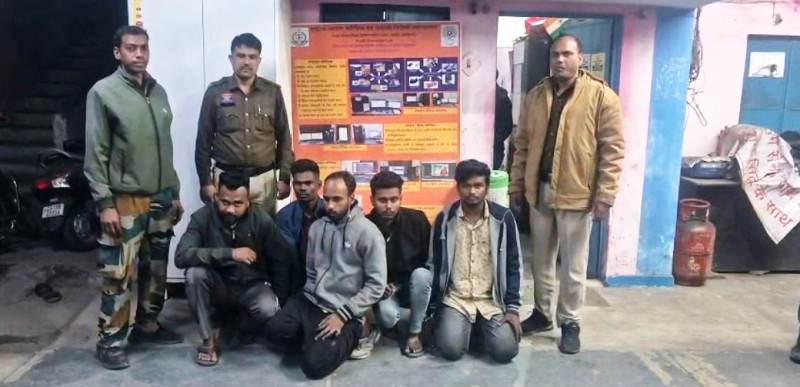 जूटमिल पुलिस की सख्त कार्रवाई : नशे की अवैध बिक्री और झगड़ा-विवाद पर पुलिस का शिकंजा, पाँच अनावेदक प्रतिबंधात्मक धाराओं में गिरफ्तार कर भेजे गए जेल.