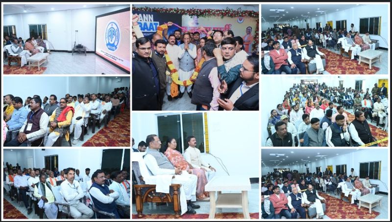 ‘मन की बात’ से मजबूत होती लोकतांत्रिक सहभागिता: कांसाबेल में मुख्यमंत्री विष्णु देव साय की उपस्थिति में 130वीं कड़ी का सामूहिक श्रवण, नवाचार, पर्यावरण संरक्षण और युवा भागीदारी पर रहा विशेष जोर