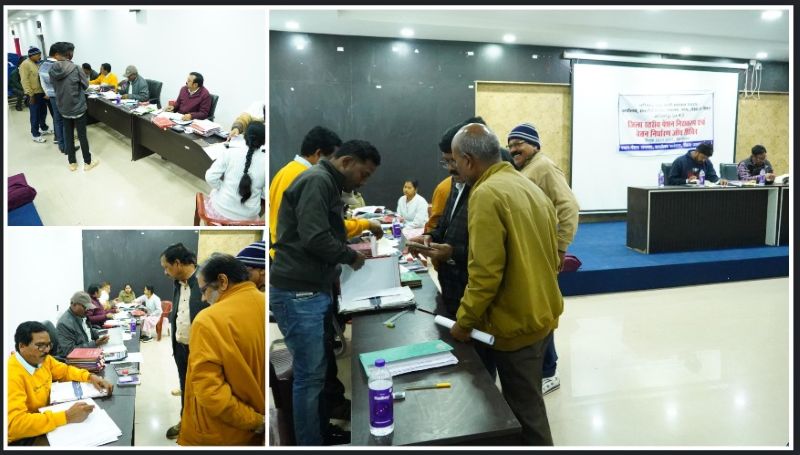 संभागीय संयुक्त संचालक कोष लेखा एवं पेंशन अम्बिकापुर की पहल पर जशपुर में आयोजित शिविर में लंबित पेंशन एवं वेतन निर्धारण मामलों का समाधान