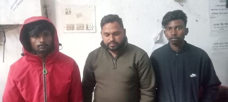 नवापारा चोरी कांड का 48 घंटे में खुलासा: सरगुजा पुलिस की त्वरित कार्रवाई, 01 विधि से संघर्षरत बालक सहित 04 आरोपी गिरफ्तार, ₹3 लाख का सोना-चांदी व नकद बरामद
