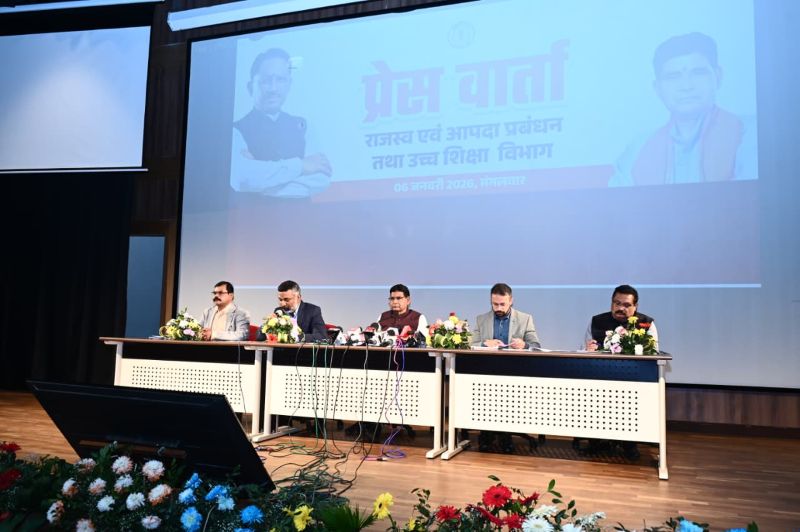 छत्तीसगढ़ में उच्च शिक्षा का नया रोडमैप तैयार: ‘गुड गवर्नेंस–इन्फ्रास्ट्रक्चर–टेक्नोलॉजी–इंडस्ट्री’ पर फोकस, 50 करोड़ की मिशन योजना, स्किल-बेस्ड कोर्स और रोजगारोन्मुखी शिक्षा को मिलेगी रफ्तार