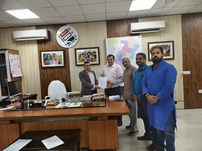 एसआईआर प्रक्रिया में गड़बड़ियों को लेकर भाजपा का कड़ा रुख: आम नागरिकों की परेशानियों पर मुख्य निर्वाचन अधिकारी को सौंपा ज्ञापन, बीएलओ की लापरवाही का आरोप