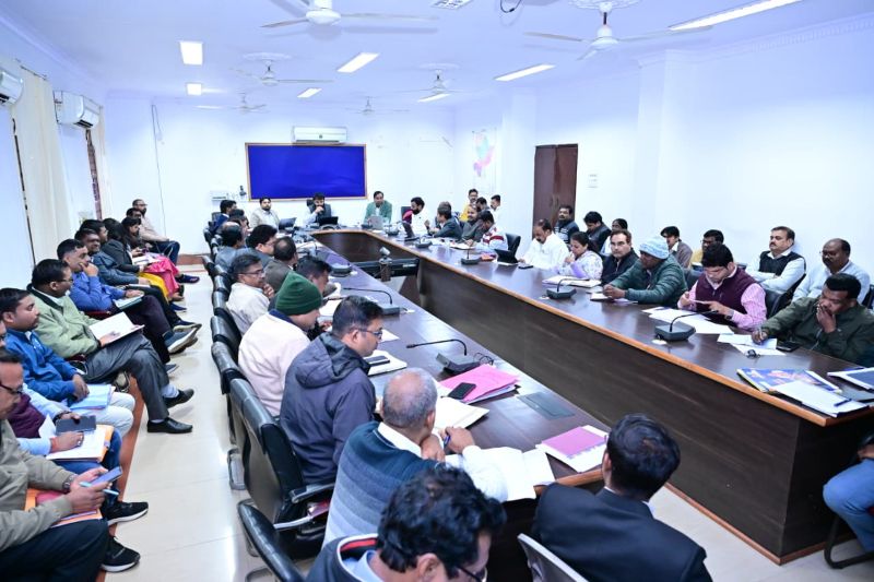 26 जनवरी को हर्षोल्लास से मनेगा गणतंत्र दिवस, जशपुर कलेक्टर ने पीएम सूर्य घर मुफ्त बिजली योजना सहित विकास कार्यों की समीक्षा की