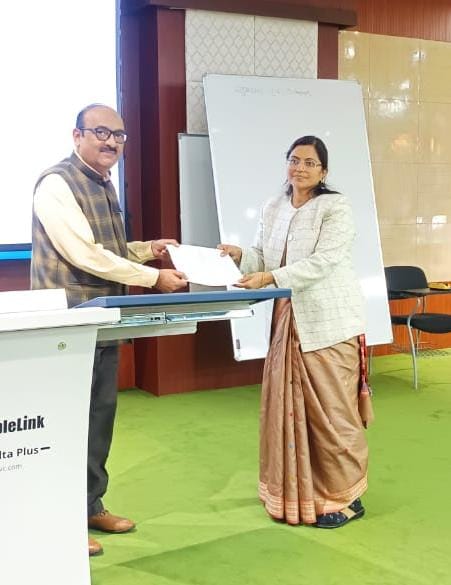 छत्तीसगढ़ में डिजिटल सुशासन को नई रफ्तार: मुख्यमंत्री विष्णुदेव साय के नेतृत्व में ई-ऑफिस में उत्कृष्ट प्रदर्शन करने वाले अधिकारी सम्मानित, पारदर्शिता और कार्यकुशलता को मिला बढ़ावा