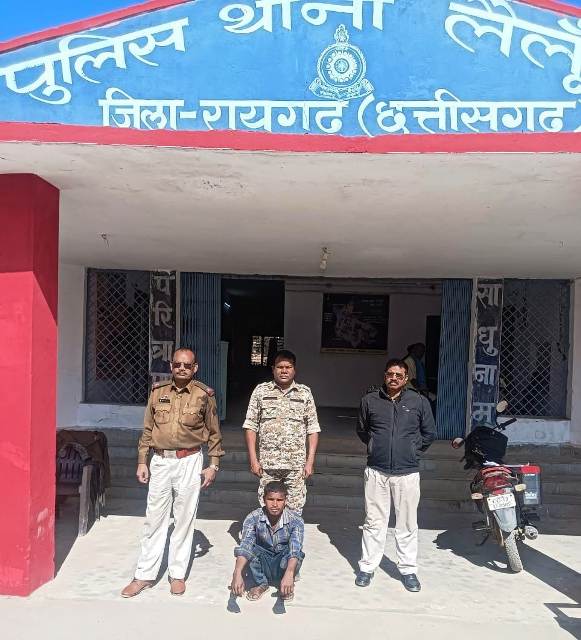 लैलूंगा पुलिस का बड़ा खुलासा : संदिग्ध मौत से हत्या तक, बारीकी से जांच में सामने आई सच्चाई, पत्नी की हत्या कर आत्महत्या बताने वाला पति निकला हत्यारा, गिरफ्तार कर भेजा गया न्यायिक रिमांड पर.