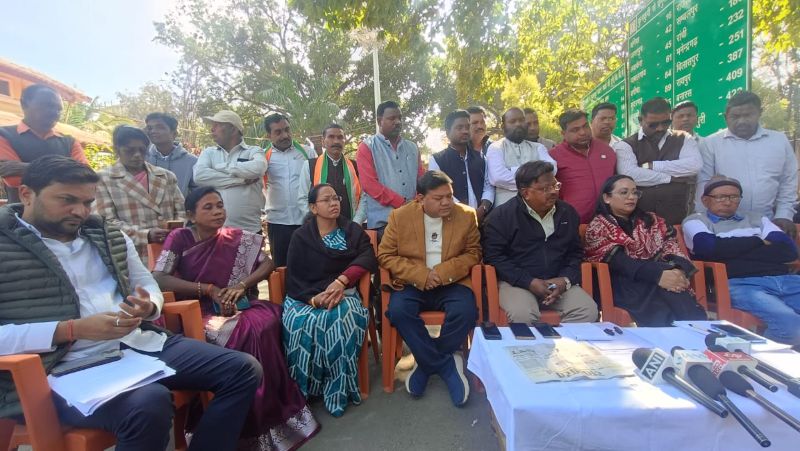 “किसान और मजदूर दोनों ठगे जा रहे हैं” — कुनकुरी की प्रेस वार्ता में कांग्रेस का सरकार पर सीधा हमला, धान खरीदी से मनरेगा तक उठे सवाल…!