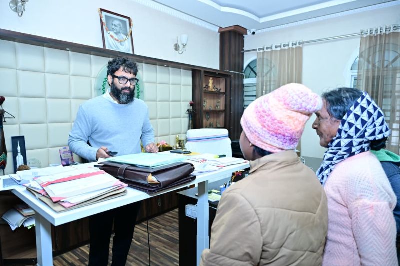 जशपुर जनदर्शन: कलेक्टर रोहित व्यास का जवाबदेही पर जोर, राजस्व, स्वच्छता और योजनाओं से जुड़े मामलों में त्वरित कार्रवाई के निर्देश