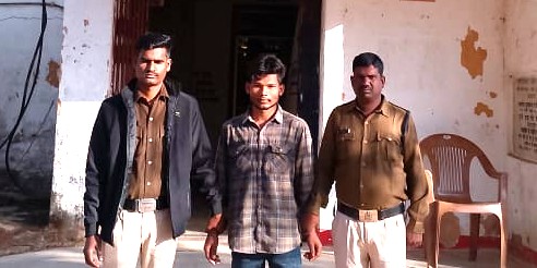 महिला एवं नाबालिक अपराधों पर जशपुर पुलिस की जीरो टॉलरेंस नीति: नाबालिक बालिका का अश्लील वीडियो वायरल करना पड़ा महंगा, पॉक्सो और आईटी एक्ट के तहत आरोपी धर्मेंद्र मरकाम भेजा गया जेल