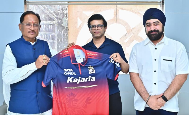 रायपुर बनेगा नया स्पोर्ट्स हब: आरसीबी और बीसीसीआई ने मुख्यमंत्री साय को दिया विशेष निमंत्रण, आईपीएल आयोजन से खेल अधोसंरचना और युवा प्रतिभाओं को मिलेगा बढ़ावा