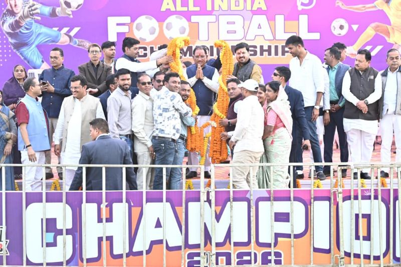 खरोरा में मुख्यमंत्री विष्णु देव साय की बड़ी सौगात: समोदा बैराज निर्माण में तेजी, बायपास रोड और गौरव पथ के निर्माण की घोषणा, सीएम ट्रॉफी फुटबॉल समापन में विकास का रोडमैप पेश