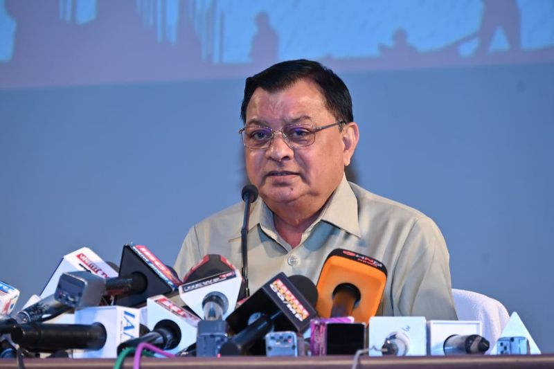 रायपुर: श्रम मंत्री लखनलाल देवांगन की प्रेस वार्ता, दो वर्षों में 11.40 लाख श्रमिकों का पंजीयन, 804 करोड़ से अधिक की सहायता राशि वितरित