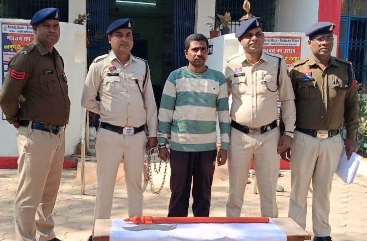 खून से सनी रात: पुरानी रंजिश में युवक की फरसा से निर्मम हत्या, गला और सिर पर ताबड़तोड़ वार, पुलिस ने 3 घंटे में आरोपी को दबोचा