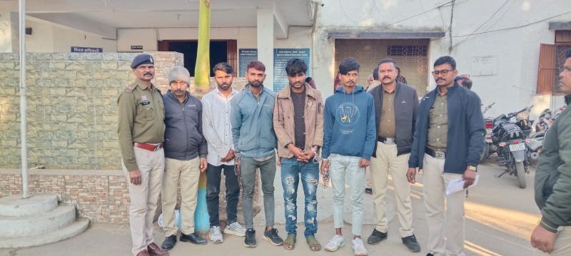 एसएसपी सरगुजा के निर्देश पर जिलेभर में हाई अलर्ट, हर आउटर रोड पर नाकेबंदी, मनेन्द्रगढ़ में पकड़े गए अपहरणकर्ता, कार व मोबाइल जब्त