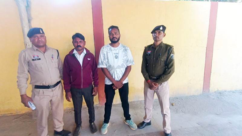 पत्रकारिता की आड़ में ब्लैकमेलिंग का खेल : नामी चैनलों का पत्रकार बनकर शिक्षकों को डराया, नारायणपुर पुलिस की कार्रवाई से खुली पोल, झूठी खबर बनाकर वसूली करने वाले दो फर्जी पत्रकार गिरफ्तार कर भेजे गए जेल.