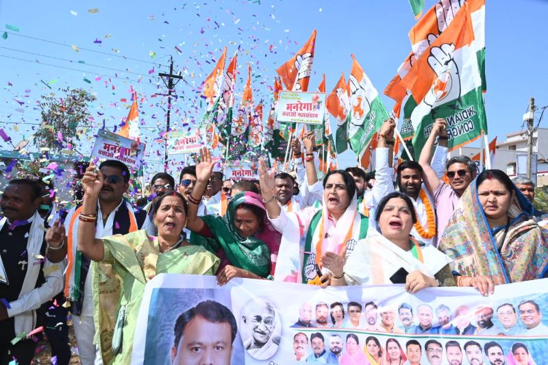 मनरेगा बचाओ संग्राम: बेमेतरा में दीपक बैज के नेतृत्व में निकली पदयात्रा, मोदी सरकार पर मजदूरों से रोजगार छीनने का आरोप