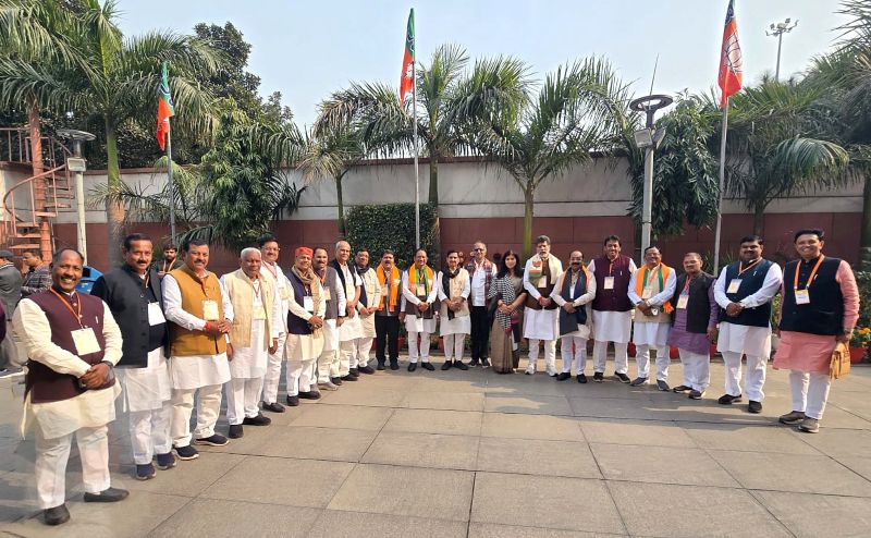 राष्ट्रीय अध्यक्ष निर्वाचन की औपचारिक शुरुआत, दिल्ली में नितिन नबीन के नामांकन कार्यक्रम में शामिल हुए छत्तीसगढ़ भाजपा पदाधिकारी