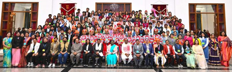 कर्तव्य पथ से राष्ट्रपति भवन तक छत्तीसगढ़ की सांस्कृतिक पहचान : जनजातीय कलाकारों की प्रस्तुति को राष्ट्रपति मुर्मु ने बताया ‘छत्तीसगढ़िया सबले बढ़िया