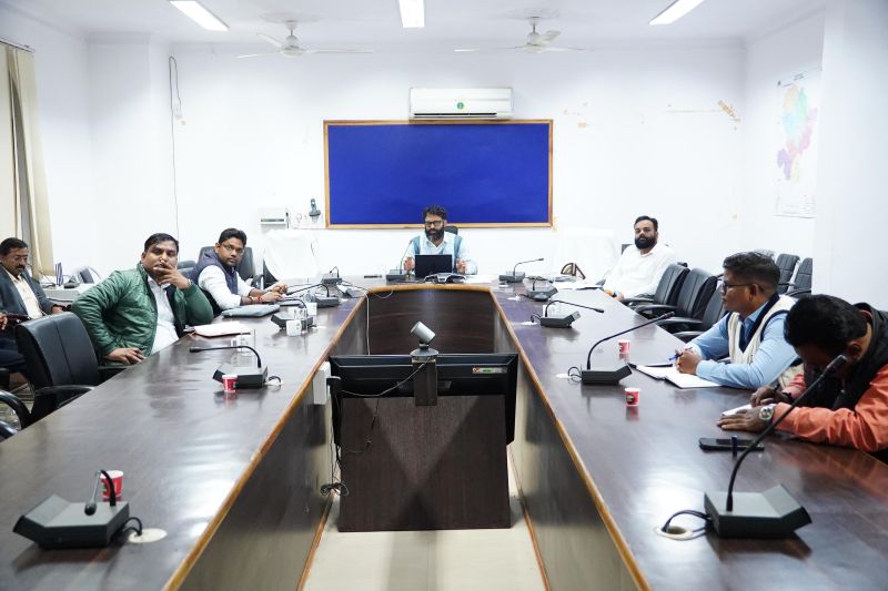 60 वर्ष के बाद 3000 रुपये मासिक पेंशन सुनिश्चित करने पर प्रशासन का फोकस: जशपुर में श्रम योगी मानधन योजना और एनपीएस ट्रेडर्स योजना के व्यापक प्रचार-प्रसार व पंजीयन के निर्देश