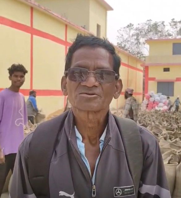 खरीफ विपणन वर्ष 2025-26 में जशपुर की धान खरीदी बनी किसानों के लिए राहत, शासन के निर्देशानुसार सुचारू व्यवस्था, किसान लादेन टोप्पो ने जताया संतोष