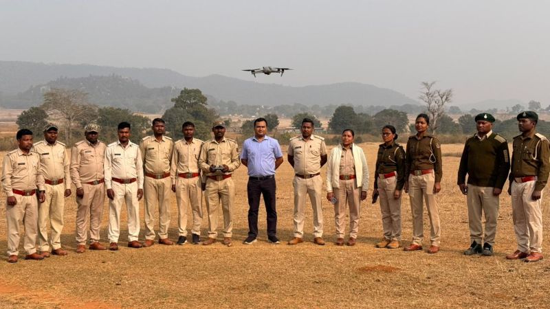 वन्यजीव संरक्षण में तकनीक का उपयोग: जशपुर में ड्रोन से ट्रैक होंगे हाथियों के मूवमेंट, संवेदनशील गांवों की सुरक्षा के लिए चरणबद्ध प्रशिक्षण कार्यक्रम संपन्न