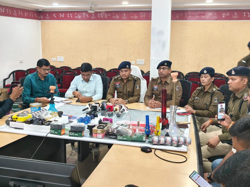 हाईटेक नशे के नेटवर्क पर कार्रवाई: रायपुर पुलिस की संयुक्त टीम ने पकड़ा अवैध हुक्का कारोबार, पुणे से सप्लाई कर शहर में खपत का खुलासा, दो आरोपी फरार