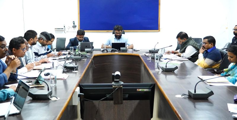 जशपुर में विकास योजनाओं की कलेक्टर स्तर पर समीक्षा, ग्राम स्तरीय शिविरों के माध्यम से सभी पात्र हितग्राहियों को योजनाओं का लाभ दिलाने पर ज़ोर