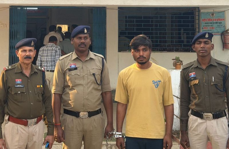 हत्याकांड का खुलासा : 8 घंटे में आरोपी गिरफ्तार, शराब विवाद में टंगिया से की गई थी युवक की हत्या