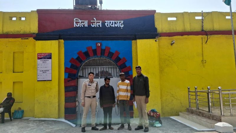 ऑपरेशन आघात : एसएसपी के निर्देश पर सख्त कार्रवाई, लैलूंगा में 3 किलो गांजा जप्त, रायगढ़ पुलिस का नशे के कारोबार पर बड़ा वार, कोतवाली में अवैध शराब जब्त, गांजा तस्कर और शराब कारोबारी गिरफ्तार.