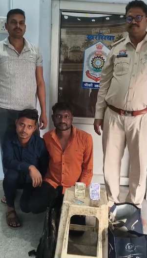 हमालपारा उठाईगिरी कांड का 24 घंटे में खुलासा : मोटरसाइकिल से पार किया नगदी भरा बैग, पुलिस ने पूरी रकम कराई बरामद, दो आरोपी गिरफ्तार कर न्यायिक रिमांड पर भेजे गए जेल.