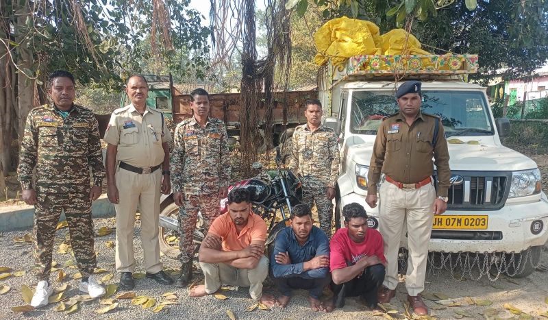 ऑपरेशन शंखनाद की गूंज : रात के अंधेरे में गौ-वंश तस्करी का खेल नाकाम ! रायगढ़ पुलिस ने 24 गौ-वंश तस्करों के चंगुल से छुड़ाए, पुलिस की घेराबंदी में धरे गए तीन आरोपी, गिरफ्तार कर भेजा गया न्यायिक रिमांड पर.