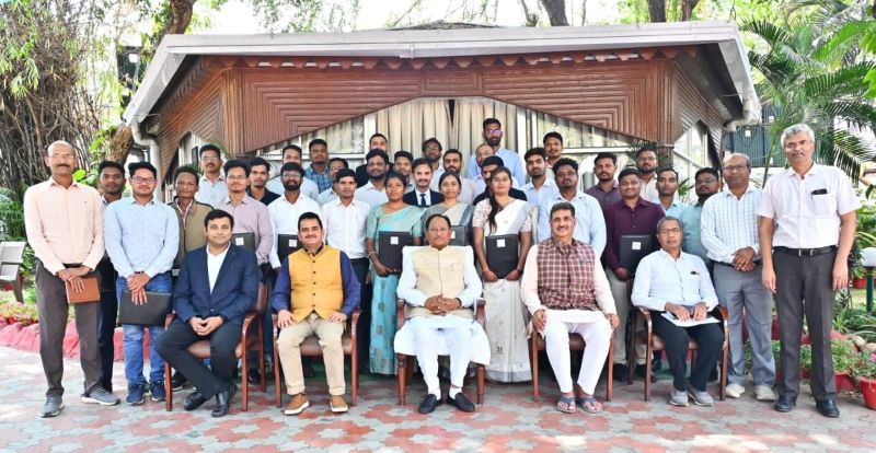 खनिज प्रशासन को मिलेगी नई मजबूती: Chhattisgarh Public Service Commission से चयनित अधिकारियों को सीएम का मार्गदर्शन, लौह अयस्क से लिथियम तक संसाधनों के सुव्यवस्थित दोहन पर जोर