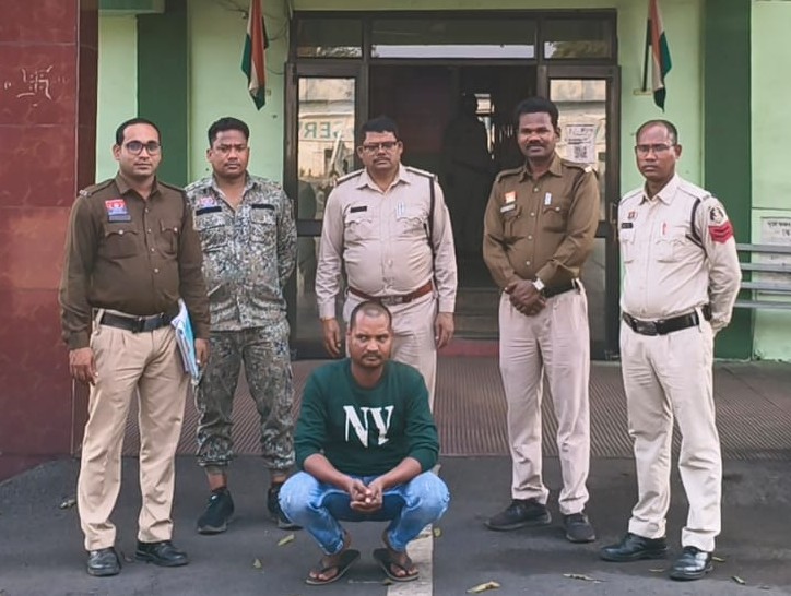 दुष्कर्म कांड का खुलासा: प्लांट सुपरवाइजर पंकज यादव गिरफ्तार, मोबाइल से मिला आपत्तिजनक वीडियो, आईटी एक्ट की धाराएं जोड़कर भेजा गया जेल