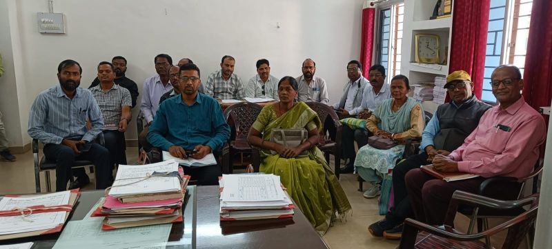 अपर कलेक्टर प्रदीप कुमार साहू की अध्यक्षता में समीक्षा बैठक सम्पन्न: कक्षा 6वीं एकलव्य आदर्श आवासीय विद्यालय प्रवेश परीक्षा शांतिपूर्ण एवं समयबद्ध कराने के निर्देश