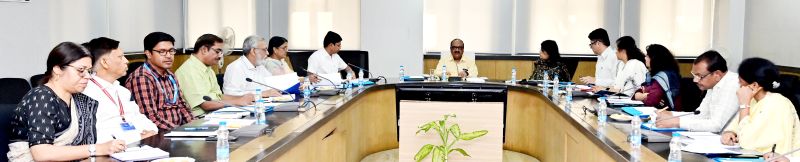 छत्तीसगढ़ में स्वच्छता की नई पहल: अब हर गांव की होगी रैंकिंग और कड़ी निगरानी!14 हजार से अधिक सामुदायिक शौचालय, प्लास्टिक वेस्ट मैनेजमेंट और ‘स्वच्छ पंचायत पोर्टल’ से बदलेगा ग्रामीण भारत का चेहरा—2026-27 के लिए बड़ा एक्शन प्लान तैयार