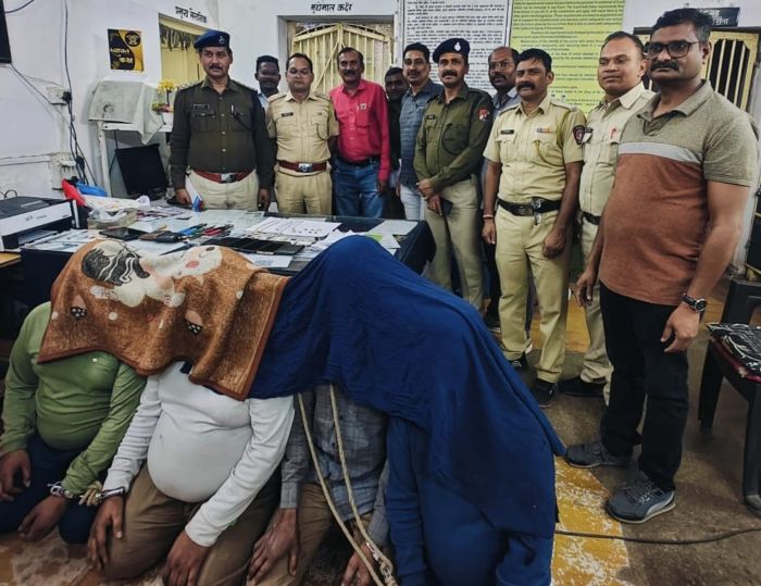 संगठित गिरोह पर कसा शिकंजा: दक्षिण पूर्व मध्य रेलवे की त्वरित कार्रवाई से ट्रेन में हुई लाखों की ज्वेलरी चोरी का खुलासा, महाराष्ट्र–छत्तीसगढ़–मध्य प्रदेश पुलिस के संयुक्त अभियान में 4 आरोपी दबोचे